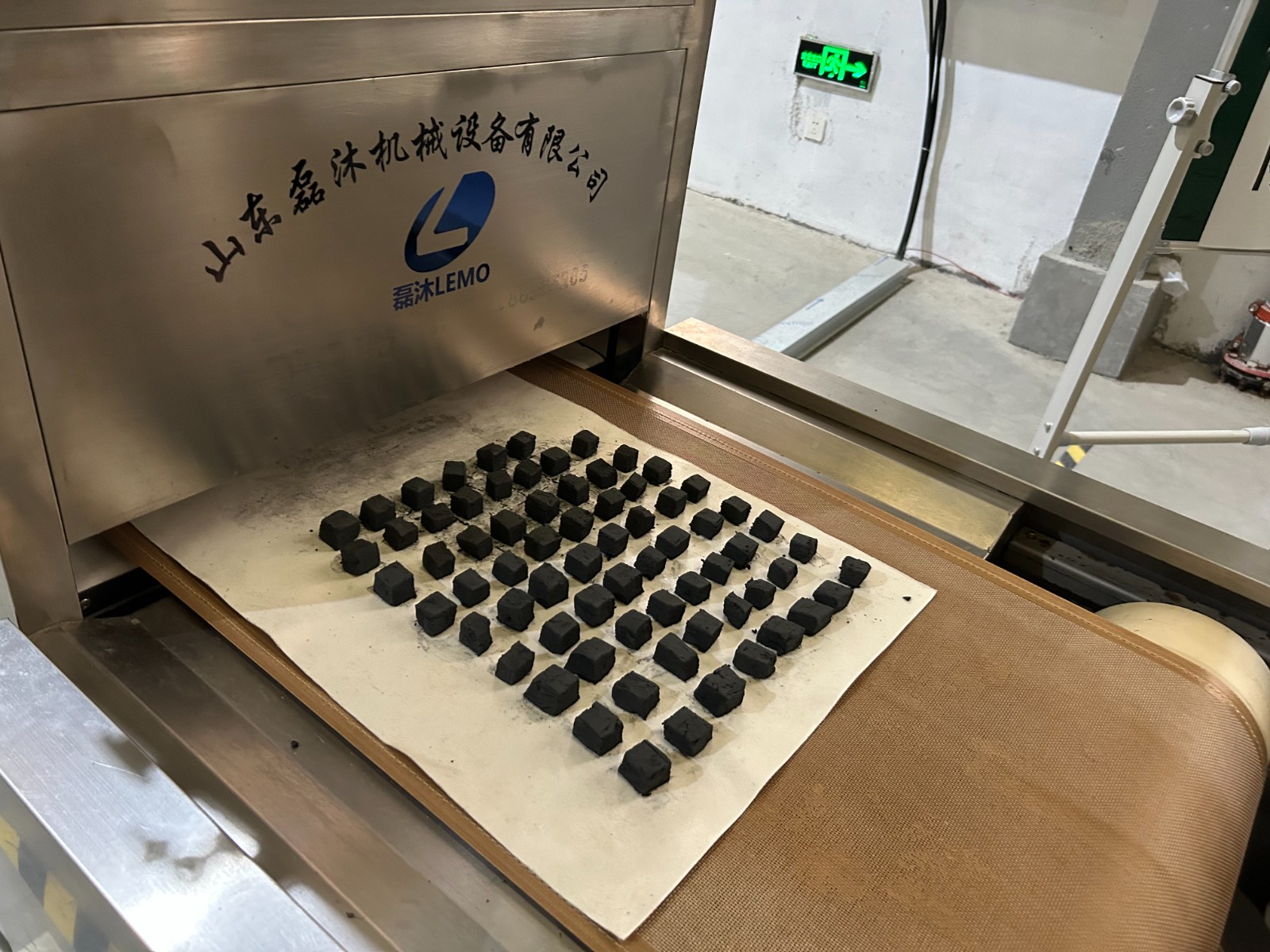 石墨微波烘干隧道爐化工原料微波干燥機(jī)